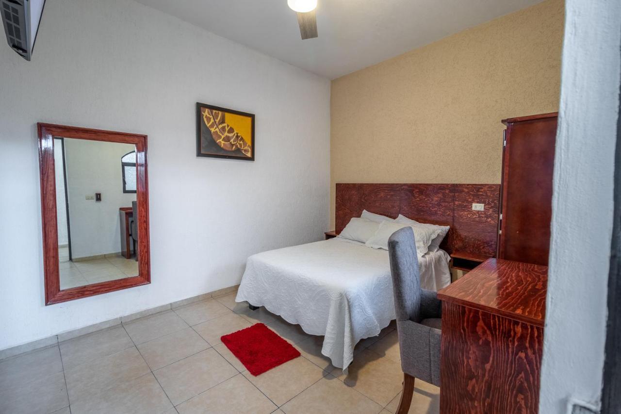 Hotel Casa Garatusa Yuriria Ngoại thất bức ảnh