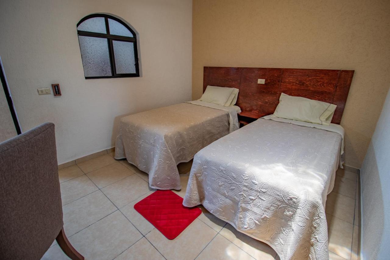 Hotel Casa Garatusa Yuriria Ngoại thất bức ảnh
